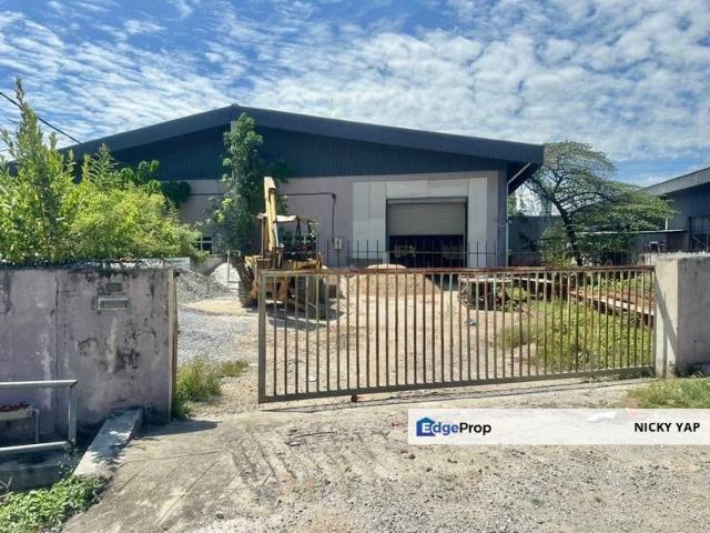 Warehouse for sale in Perak, Lahat
