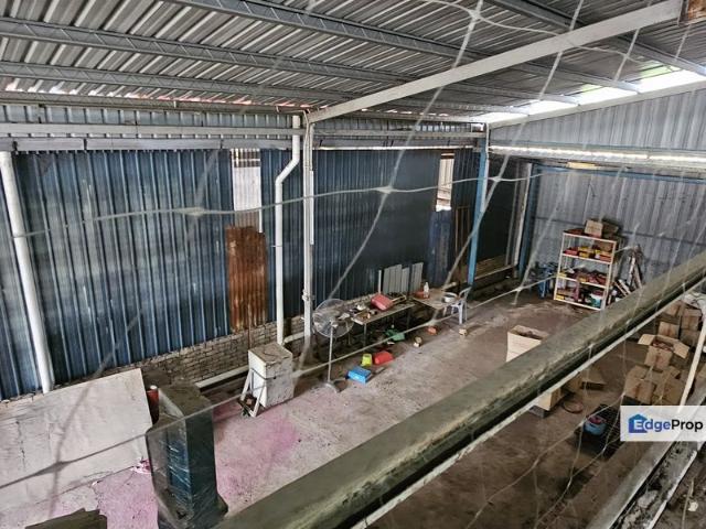 Warehouse for sale in Perak, Lahat