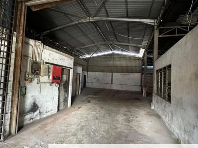 Warehouse for rent in Perak, Lahat