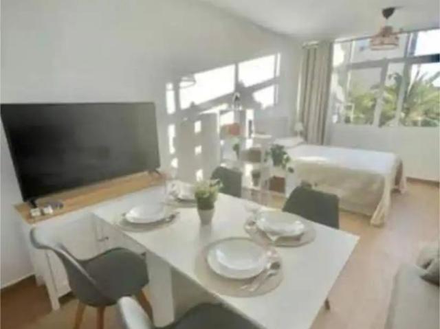 Apartamento en alquiler en La Cala del Moral, La Axarquía