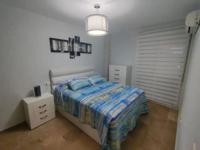 Apartamento en alquiler en Torre de Benagalbón, La Axarquía