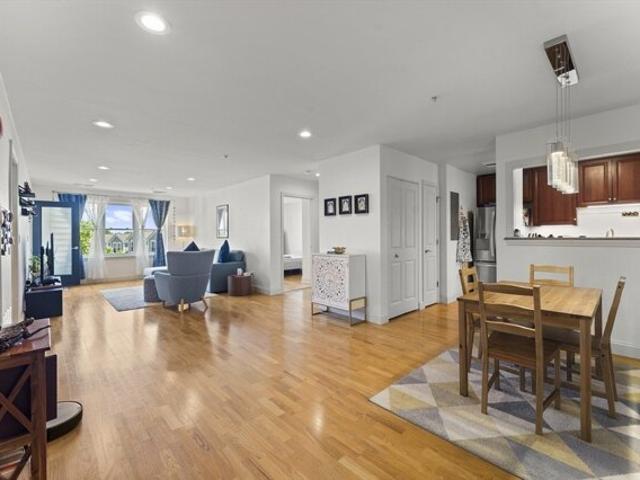 Condo for sale in Cambridge