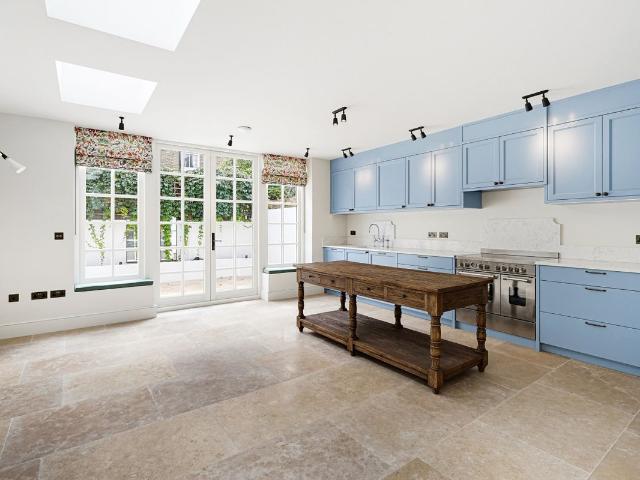 House for rent in London Borough of Hammersmith and Fulham, Greater London