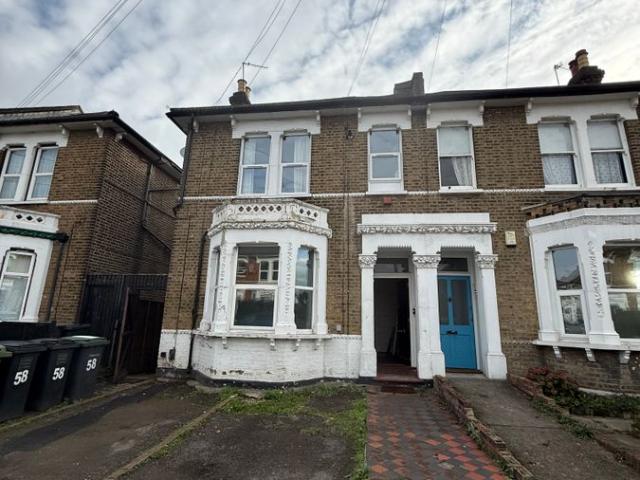 Apartment for rent in Crowhurst, Tandridge