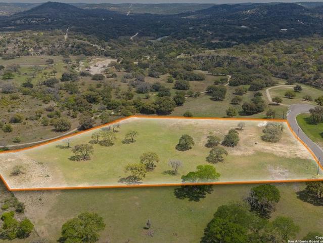 Land for sale in Pipe Creek, Texas