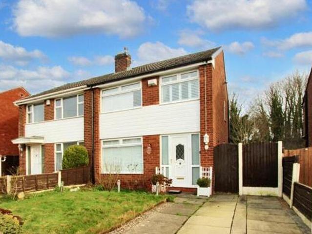 House for sale in Leigh