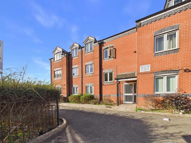 Apartment for rent in Potters Green, Coventry