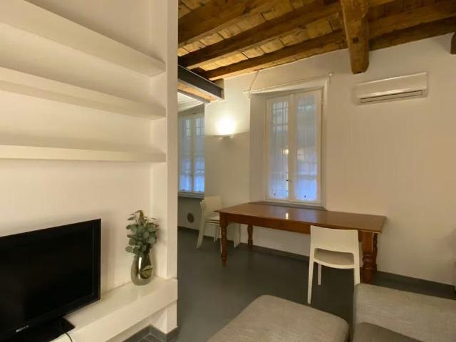 Villa Indipendente in affitto a Municipio 6, Milano