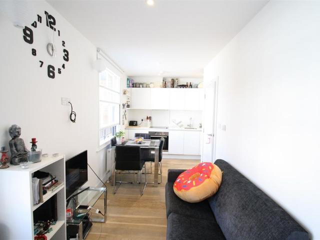 Studio for rent in Colney Hatch, Isle Of Man