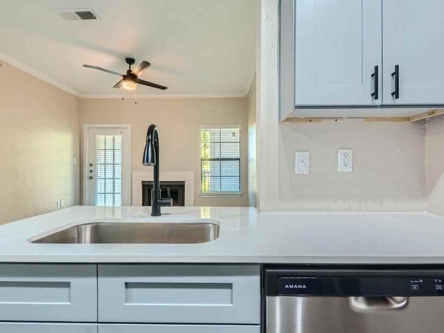 Apartment for rent in Creekside at Northlake, Northlake