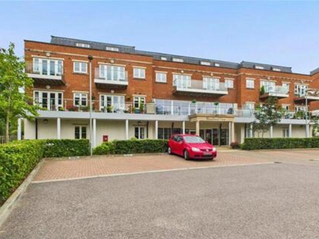 House for sale in Ascot