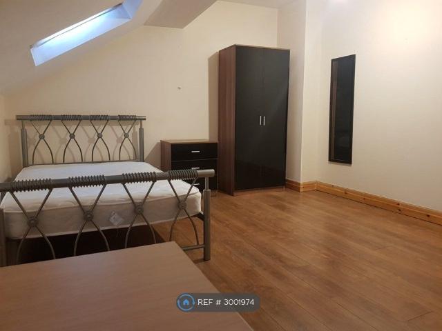 Room for rent in Lee Bank, Greater Manchester