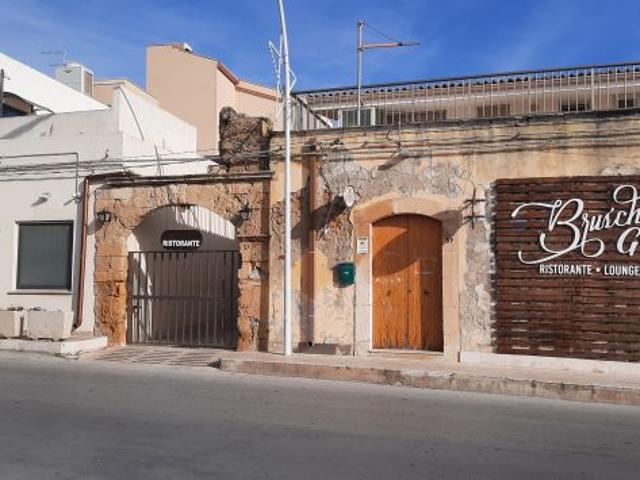 Locale Commerciale in vendita a Avola, Sicilia