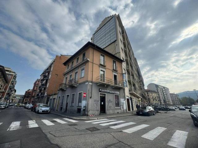 Locale Commerciale in affitto a Cavoretto, Piemonte