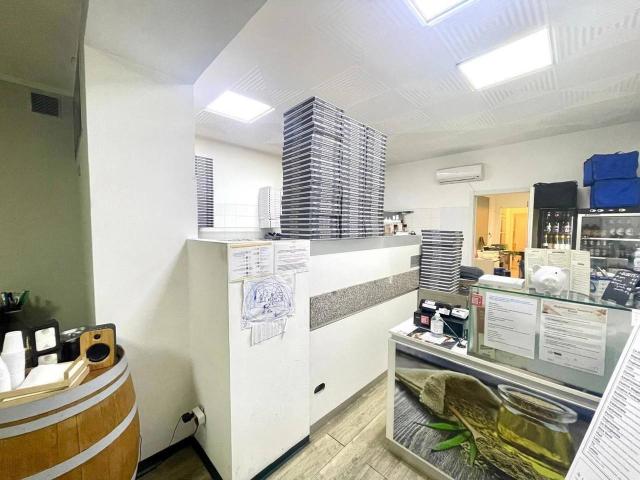Locale Commerciale in vendita a Piemonte, Cuneo
