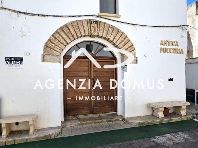 Locale Commerciale in vendita a Puglia, Lecce