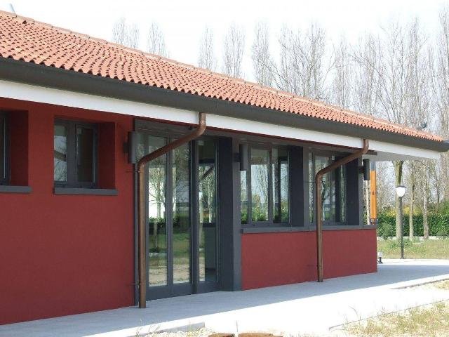 Locale Commerciale in vendita a Crocetta, Badia Polesine