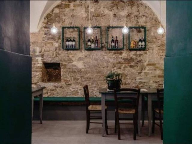 Locale Commerciale in vendita a Bevagna, Umbria