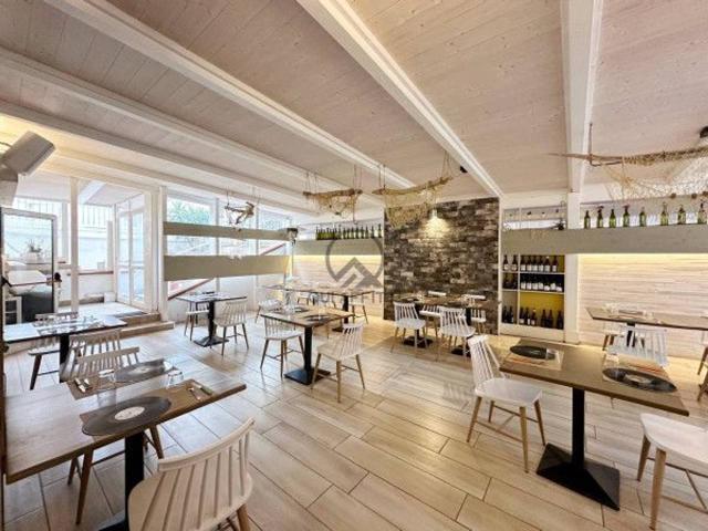 Locale Commerciale in vendita a Puglia, Barletta-andria-trani