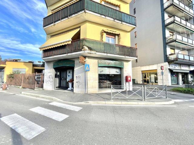 Locale Commerciale in vendita a Madonna in Campagna, Bollate