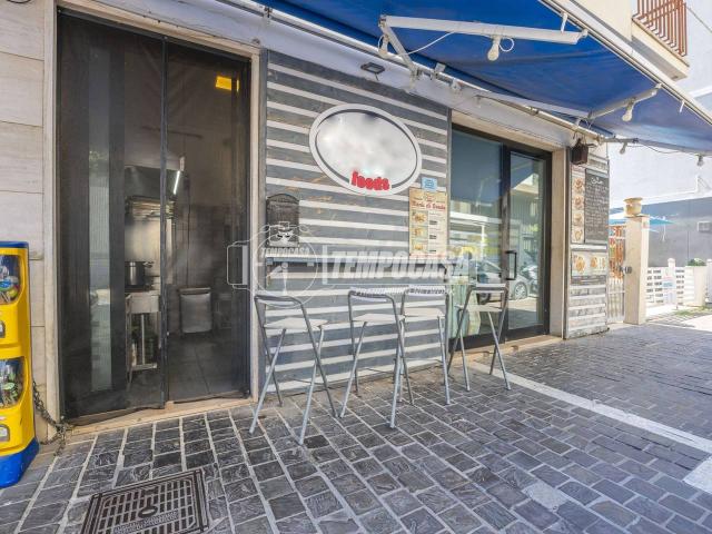Locale Commerciale in vendita a San Marone, Marche