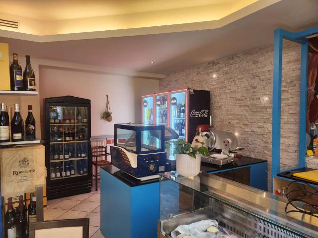 Locale Commerciale in vendita a Piemonte, Cuneo