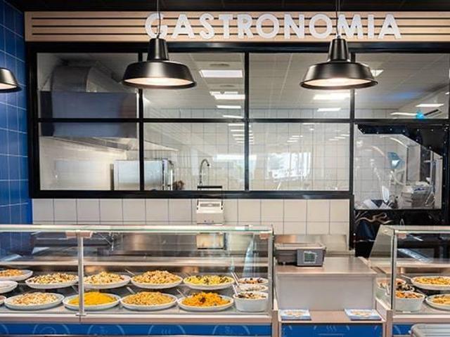 Locale Commerciale in vendita a Centro, Gallarate