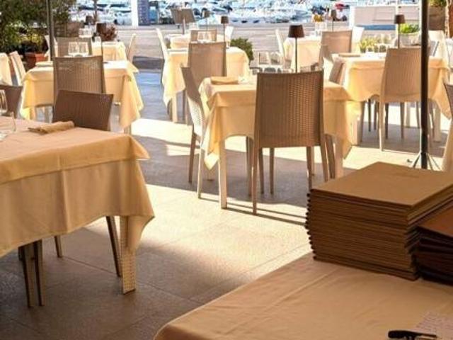 Locale Commerciale in vendita a Lerici, Liguria