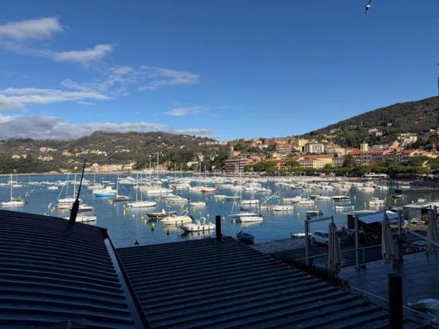 Locale Commerciale in vendita a Lerici, Liguria