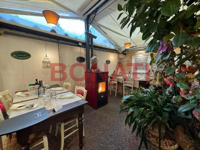 Locale Commerciale in vendita a Lerici, Liguria