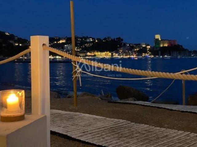 Locale Commerciale in vendita a Lerici, Liguria