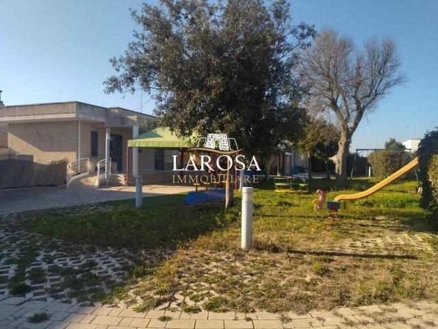 Locale Commerciale in vendita a Puglia, Lecce