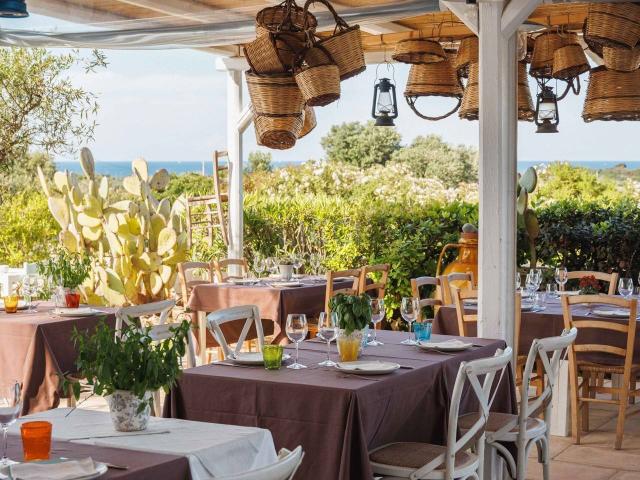 Locale Commerciale in vendita a Torre Egnazia, Puglia
