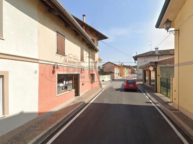 Locale Commerciale in vendita a Mortegliano, Friuli-Venezia Giulia