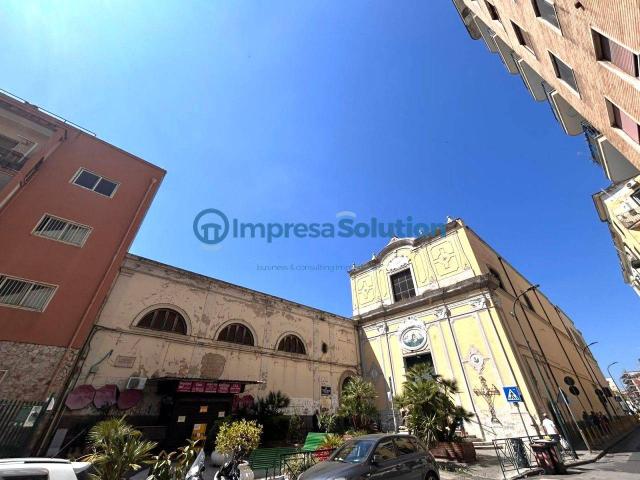 Locale Commerciale in vendita a Municipalità 5, Campania