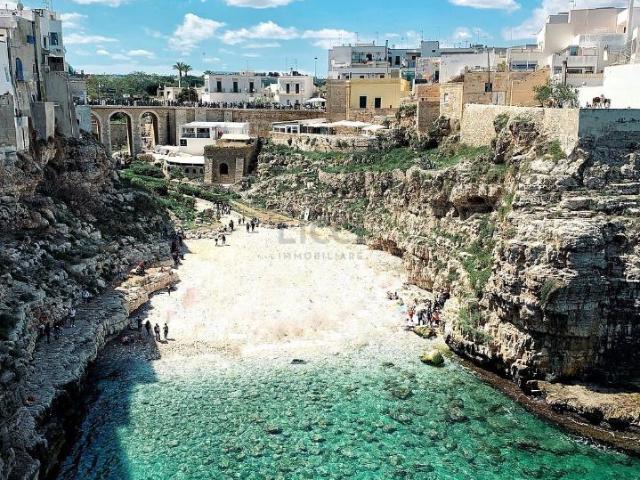 Locale Commerciale in vendita a Centro Storico, Puglia