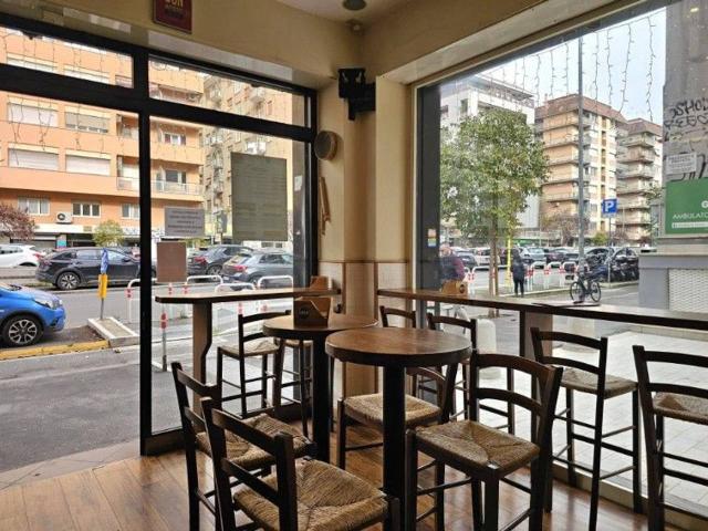 Locale Commerciale in vendita a Appio Claudio, Roma