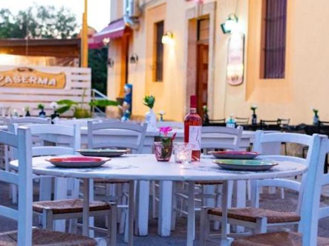 Locale Commerciale in vendita a Puglia, Brindisi