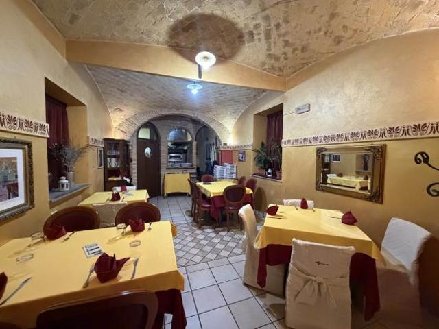 Locale Commerciale in vendita a Vasto, Abruzzo