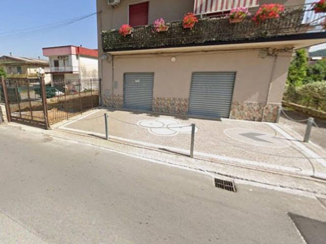 Locale Commerciale in vendita a Nocera Superiore, Campania