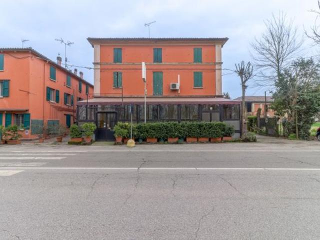 Locale Commerciale in affitto a Budrio, Reggio Emilia