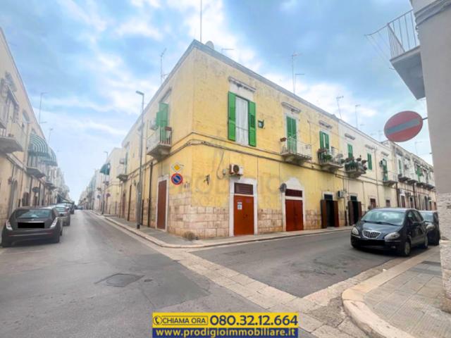 Locale Commerciale in vendita a Puglia, Bari