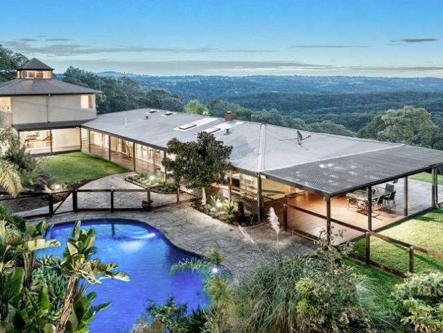 House for sale in Christmas Hills, Melbourne