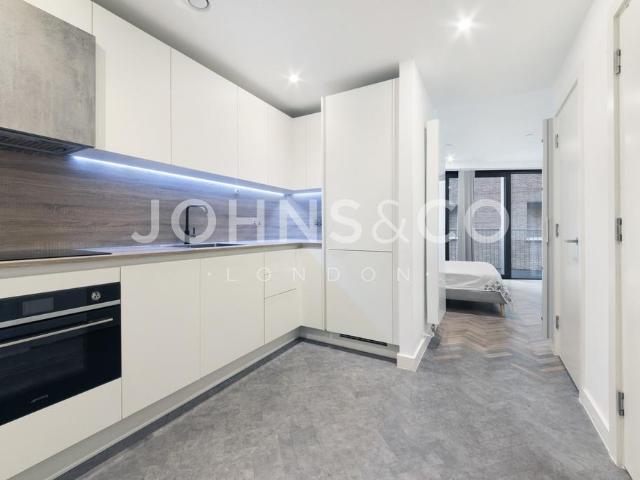 Apartment for rent in Bromley-by-Bow, Poplar Grove