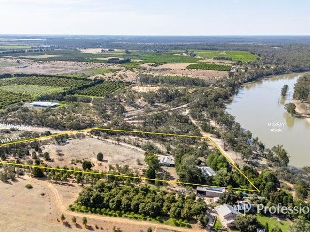 Cottage for sale in Colignan, Victoria