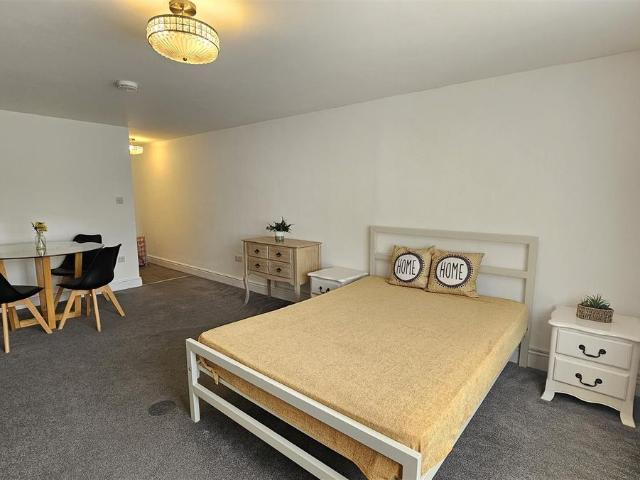 Studio for rent in Chesterton, Arbury