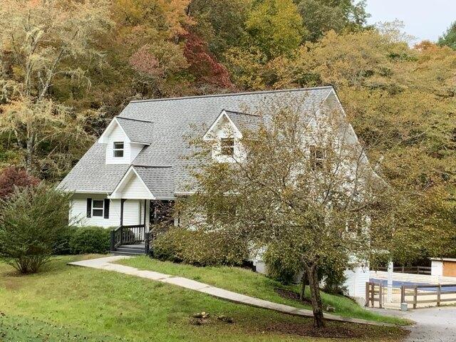House for sale in Hayesville