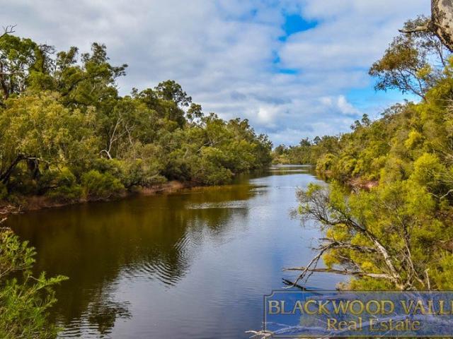 Cottage for sale in Boyup Brook, Western Australia