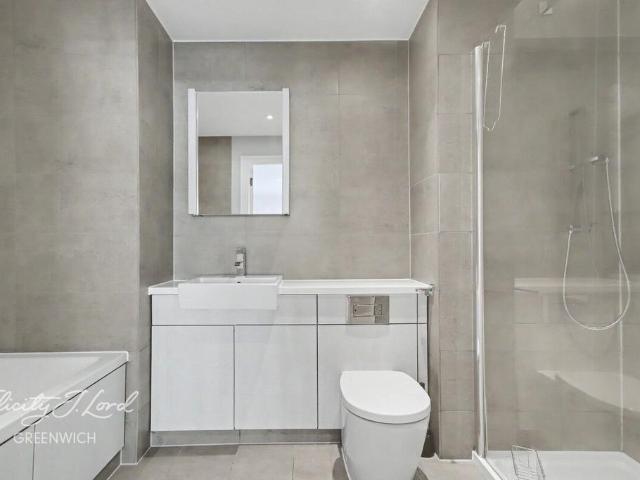 Apartment for rent in East Greenwich, Greater London