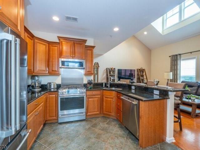 Condo for sale in Passaic, New Jersey